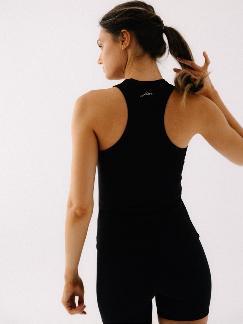 Klasyczny prążkowany top na ramiączkach z miękkiego i elastycznego materiału