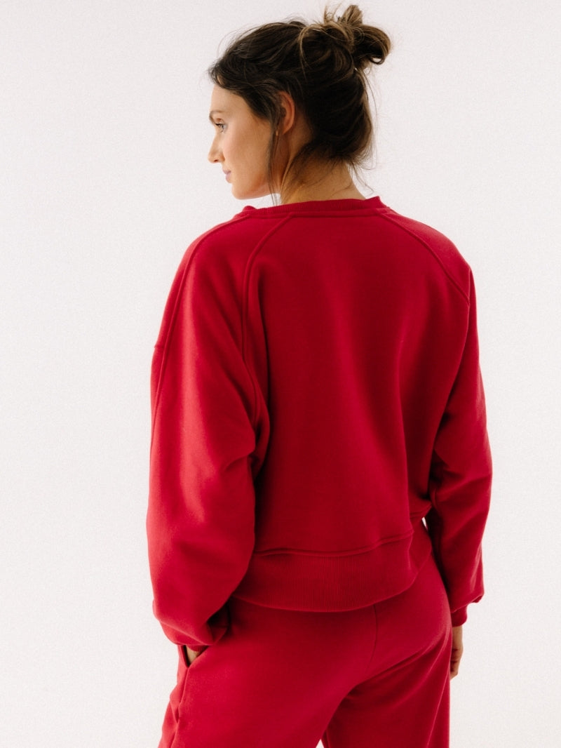 Szeroka, czerwona bluza oversize z serii Classic z haftem o skróconym fasonie