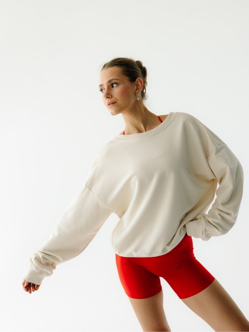 Czerwone damskie spodenki do jogi - set z białą bluzą oversize
