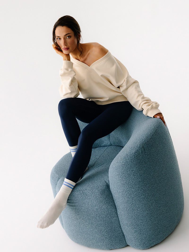 Granatowe legginsy do jogi z wysokim stanem Unity - zestaw z luźną kremową bluzą