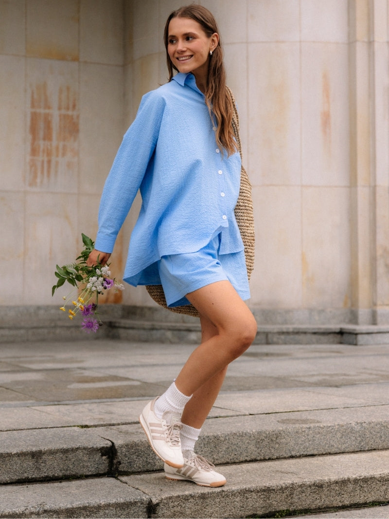 Niebieskie luźne szorty damskie z bawełny z wiązaniem - kolekcja Summer od JOYINME