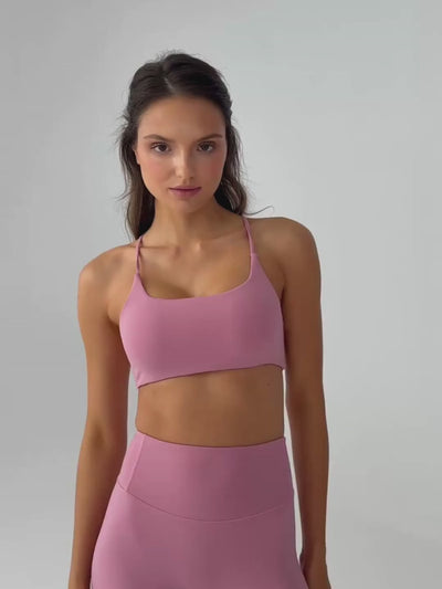 Różowy damski stanik sportowy Breeze z krzyżującymi się na plecach ramiączkami