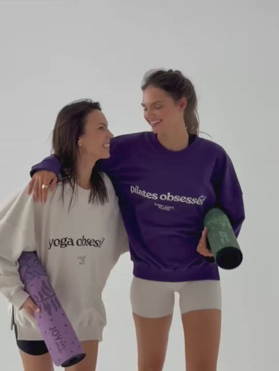 Luźna bawełniana bluza oversize Kind w fiolecie z nadrukiem pilates obsessed